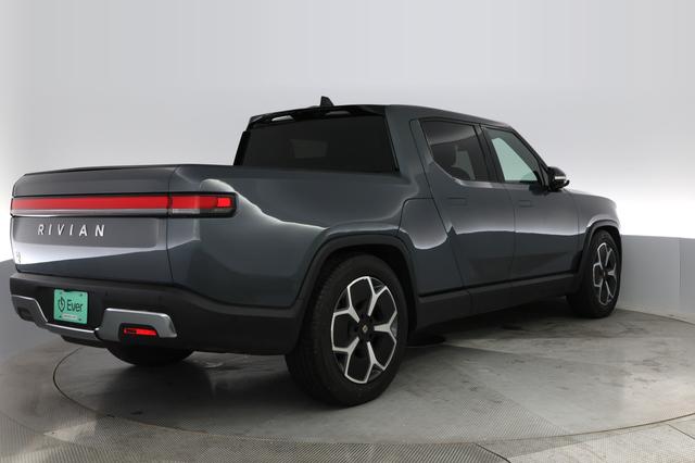 2022 Rivian R1T — photo 2 of 36