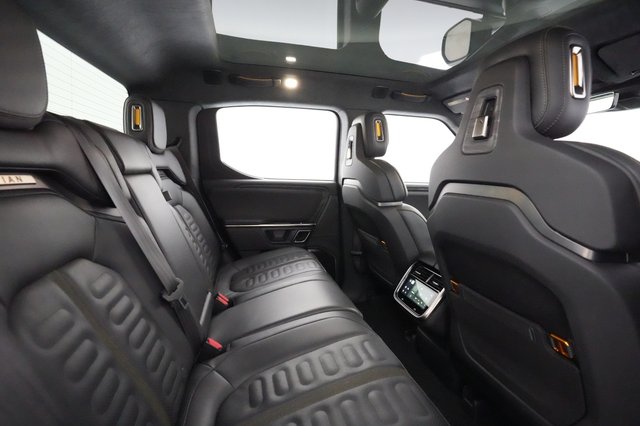 2022 Rivian R1T — photo 3 of 36