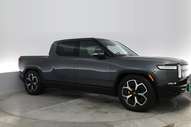 2022 Rivian R1T — photo 7 of 36
