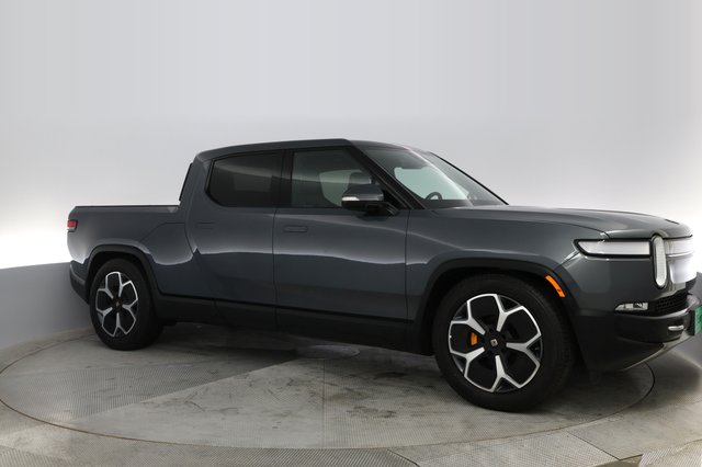 2022 Rivian R1T — photo 7 of 36