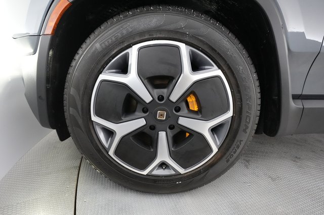 2022 Rivian R1T — photo 11 of 36