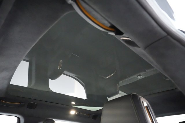 2022 Rivian R1T — photo 18 of 36