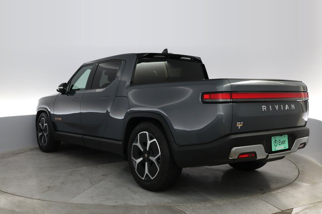 2022 Rivian R1T — photo 9 of 36