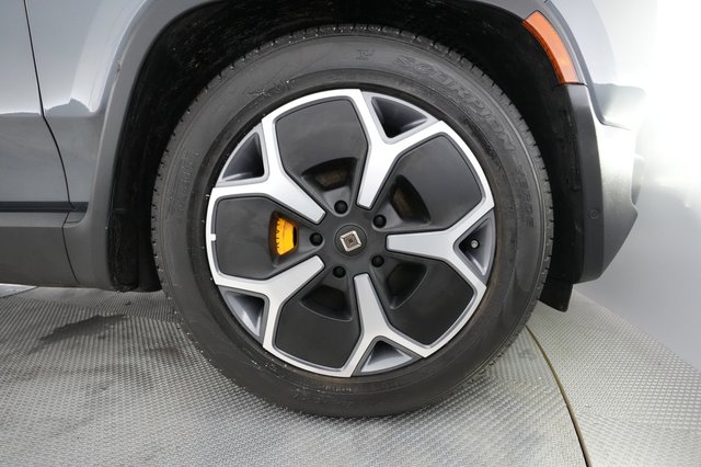 2022 Rivian R1T — photo 13 of 36