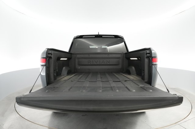 2022 Rivian R1T — photo 21 of 36