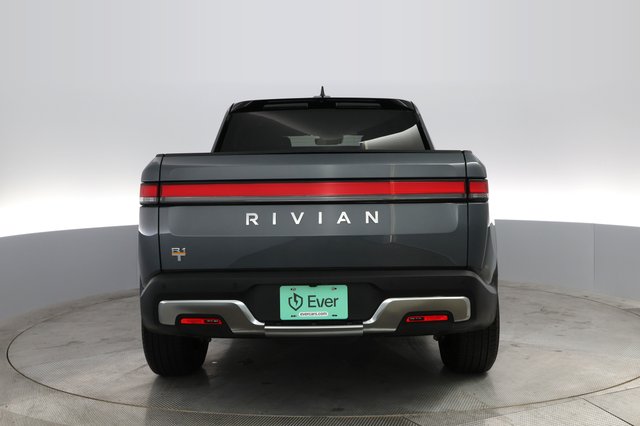 2022 Rivian R1T — photo 8 of 36