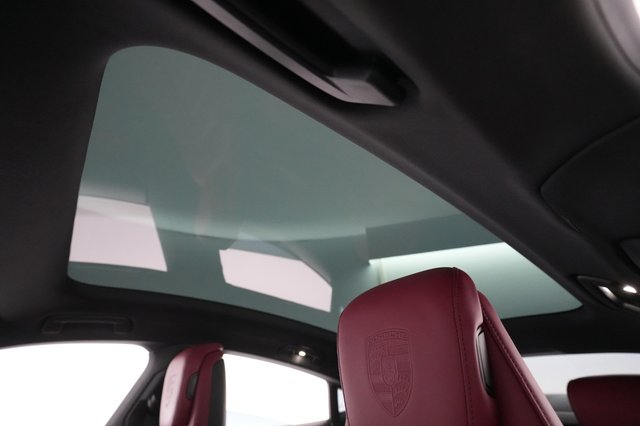 2021 Porsche Taycan — photo 19 of 29