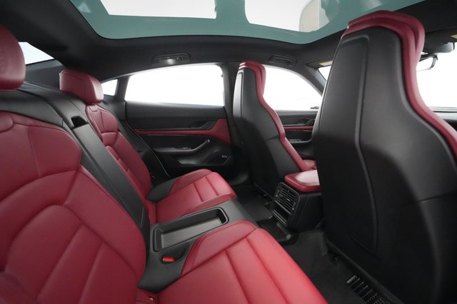 2021 Porsche Taycan — photo 4 of 29