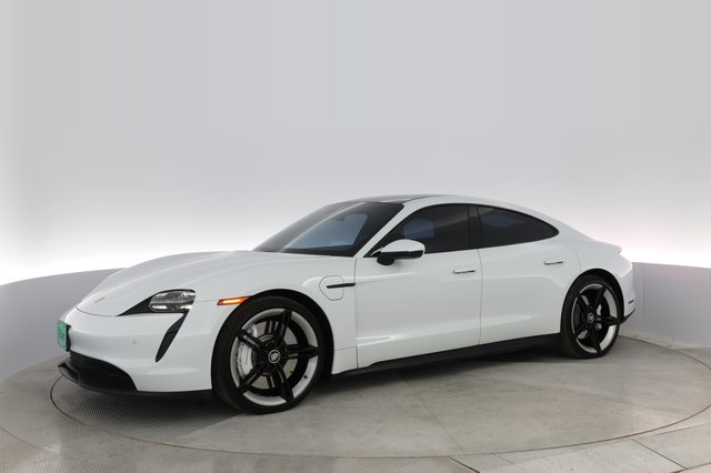 2021 Porsche Taycan — photo 11 of 29
