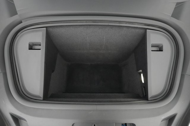 2021 Porsche Taycan — photo 22 of 29