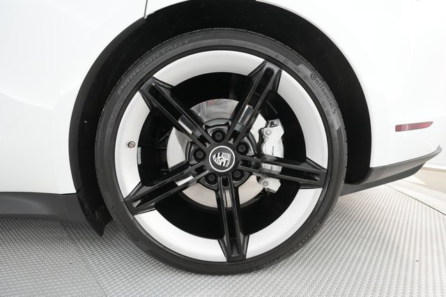 2021 Porsche Taycan — photo 13 of 29