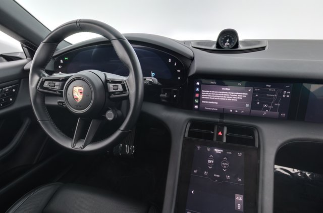2021 Porsche Taycan — photo 3 of 29
