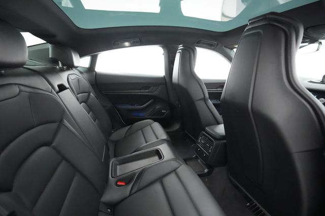2021 Porsche Taycan — photo 4 of 29