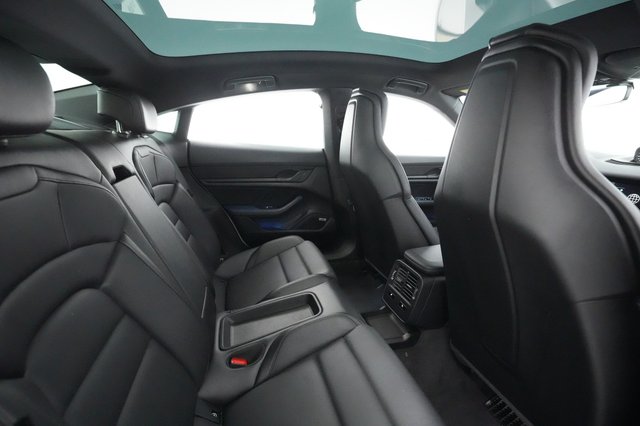 2021 Porsche Taycan — photo 4 of 29