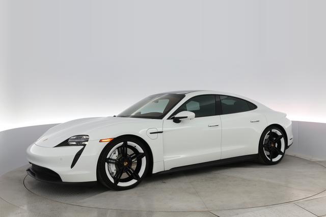 2021 Porsche Taycan — photo 10 of 29