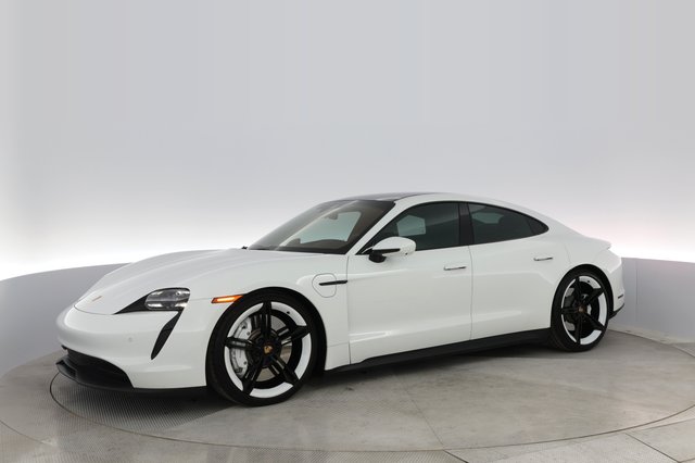 2021 Porsche Taycan — photo 10 of 29