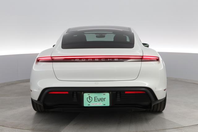 2021 Porsche Taycan — photo 8 of 29