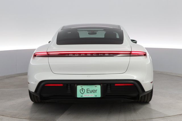 2021 Porsche Taycan — photo 8 of 29