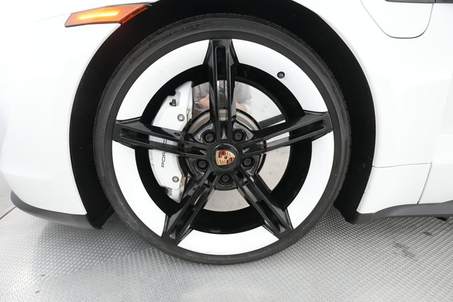 2021 Porsche Taycan — photo 11 of 29