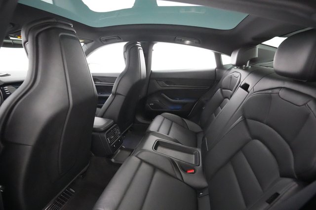 2021 Porsche Taycan — photo 16 of 29