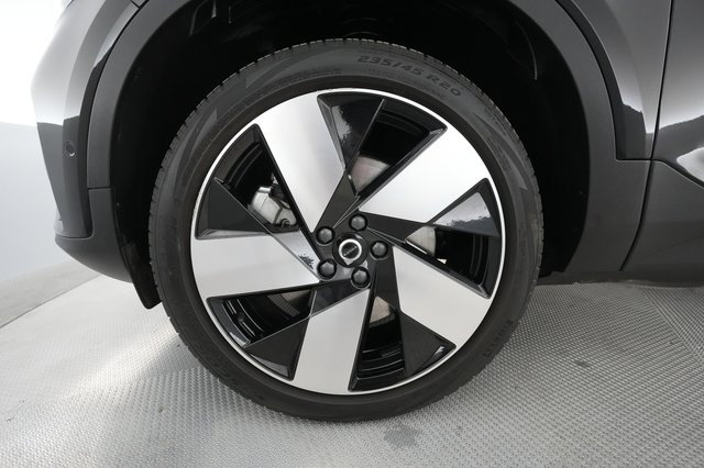 2023 Volvo C40 Recharge — photo 12 of 35