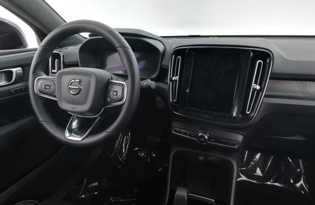 2023 Volvo C40 Recharge — photo 3 of 35