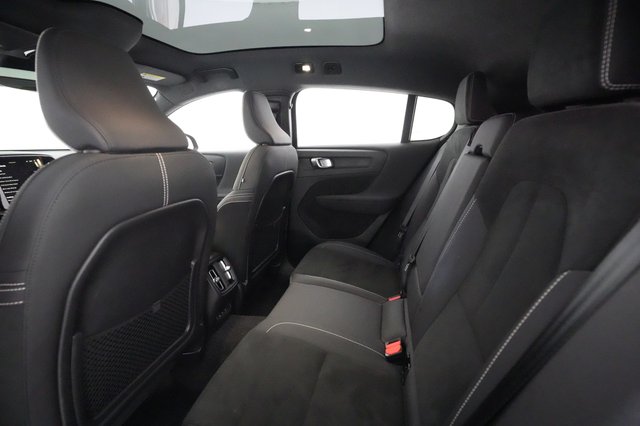 2023 Volvo C40 Recharge — photo 19 of 35