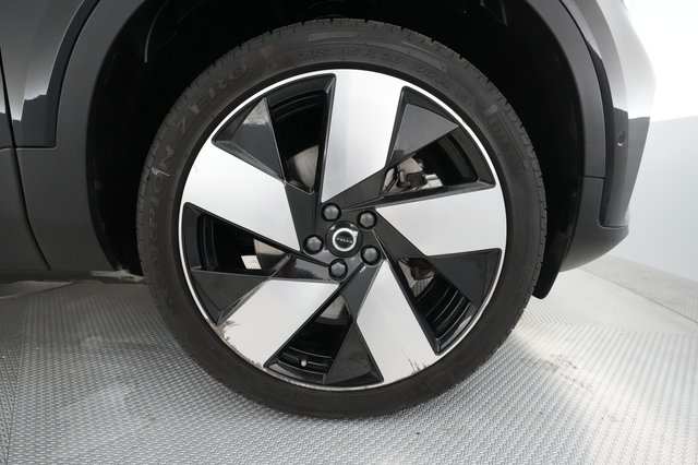 2023 Volvo C40 Recharge — photo 14 of 35