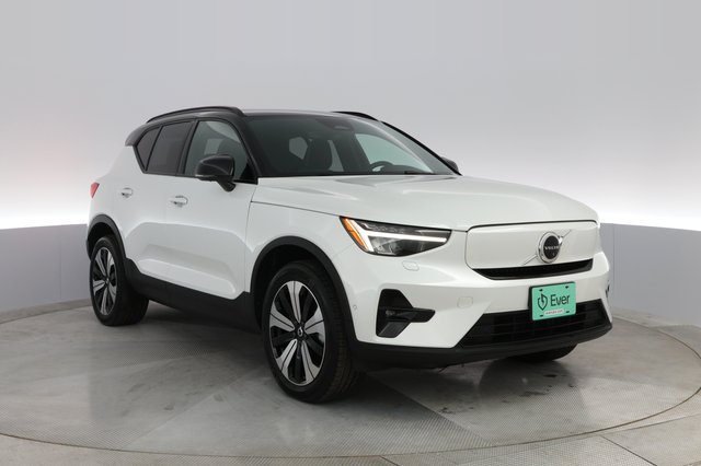 2023 Volvo XC40 Recharge — photo 7 of 28