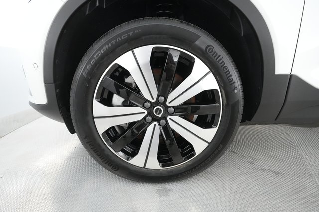 2023 Volvo XC40 Recharge — photo 12 of 28