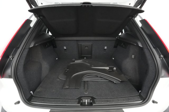 2023 Volvo XC40 Recharge — photo 22 of 28