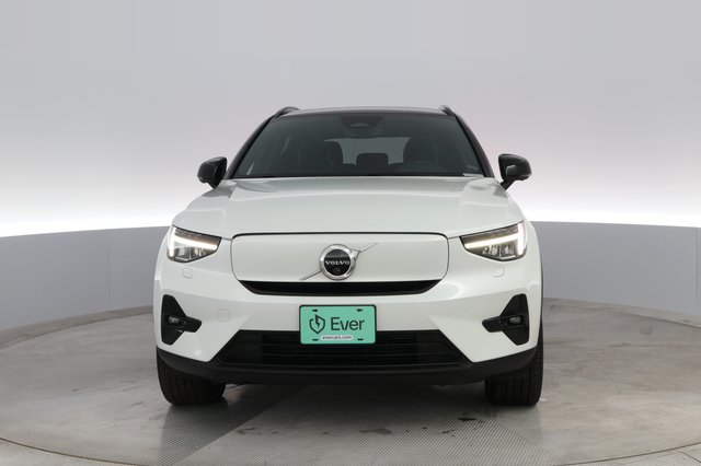 2023 Volvo XC40 Recharge — photo 6 of 28