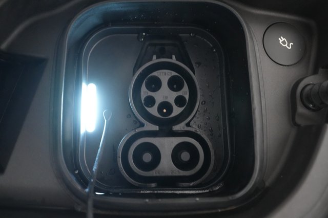 2023 Volvo XC40 Recharge — photo 25 of 28