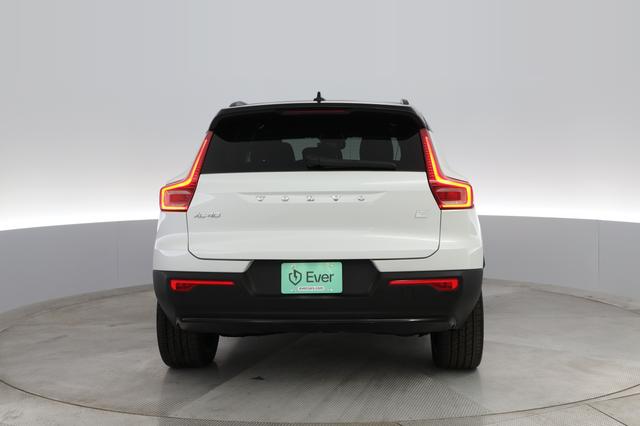2023 Volvo XC40 Recharge — photo 9 of 28