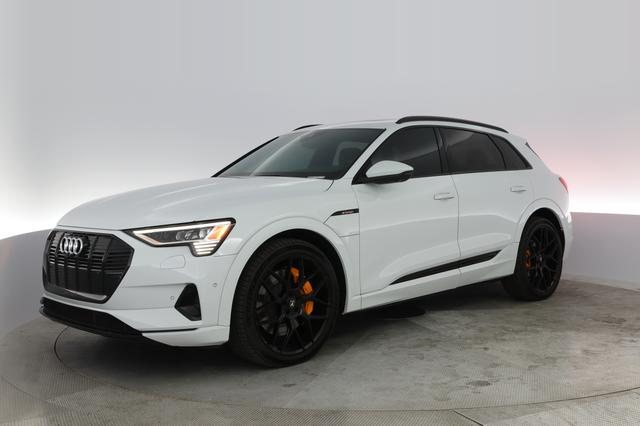 2022 Audi e-tron — VIN WA1LAAGE6NB010927