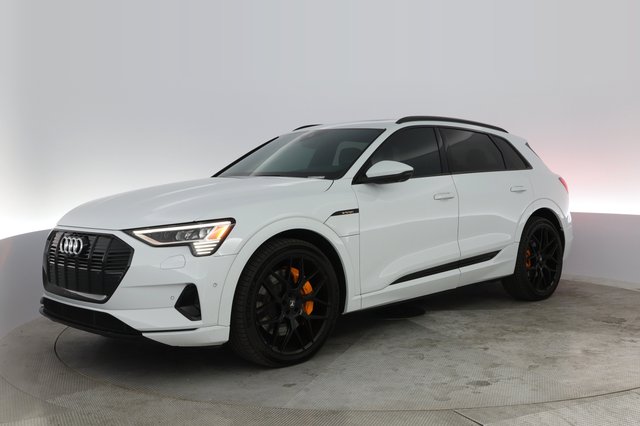 2022 Audi e-tron — VIN WA1LAAGE6NB010927