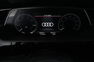 2022 Audi e-tron — photo 4 of 45