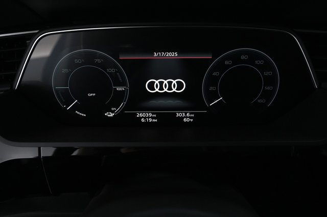 2022 Audi e-tron — photo 4 of 45