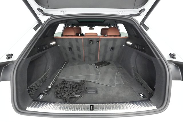 2022 Audi e-tron — photo 21 of 45