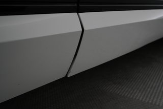 2022 Audi e-tron — photo 28 of 45