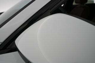 2022 Audi e-tron — photo 36 of 45