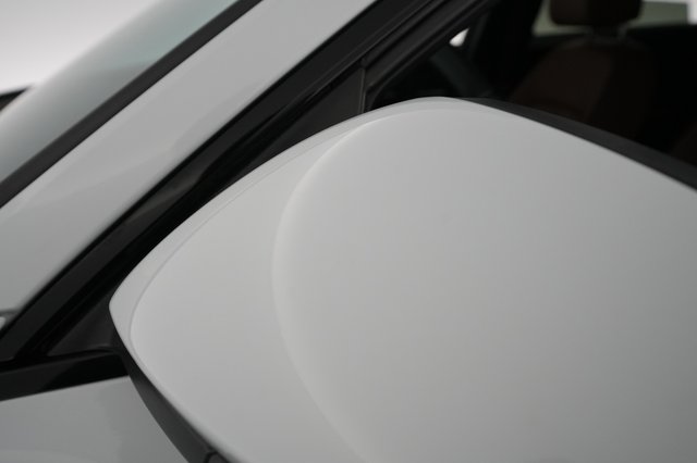 2022 Audi e-tron — photo 36 of 45