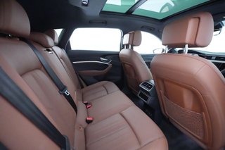 2022 Audi e-tron — photo 3 of 45