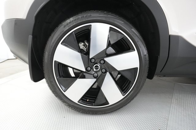 2023 Volvo XC40 Recharge — photo 15 of 29