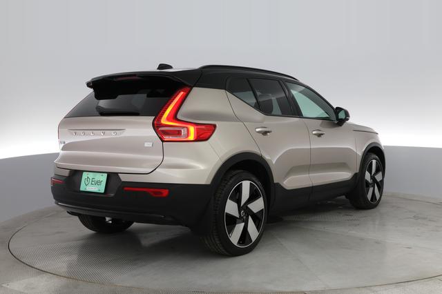 2023 Volvo XC40 Recharge — photo 2 of 29