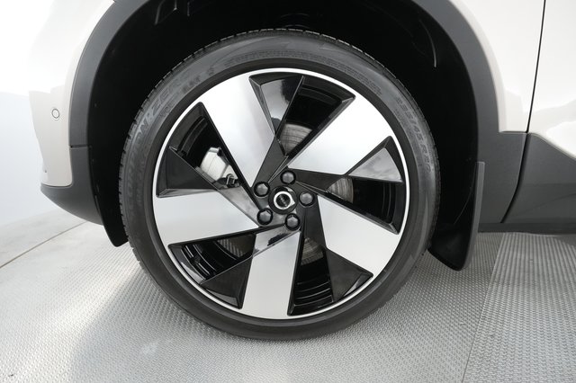 2023 Volvo XC40 Recharge — photo 12 of 29