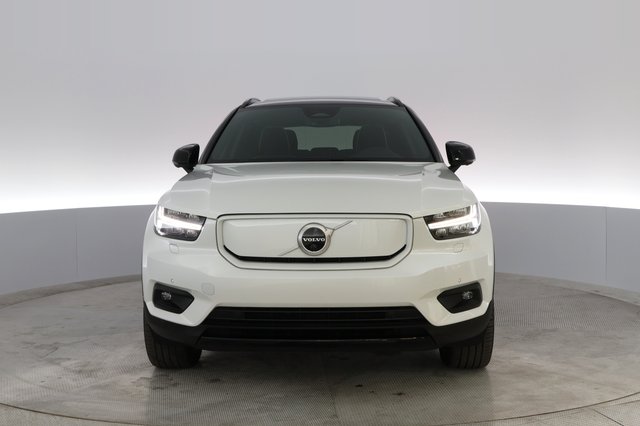2021 Volvo XC40 Recharge — photo 6 of 40