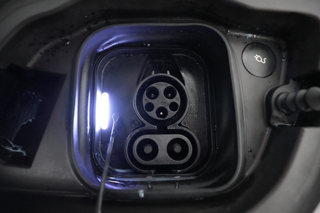 2021 Volvo XC40 Recharge — photo 24 of 40