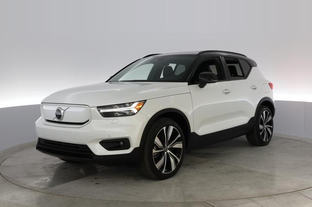 2021 Volvo XC40 Recharge — photo 5 of 40