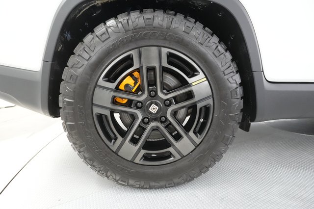 2022 Rivian R1T — photo 14 of 26